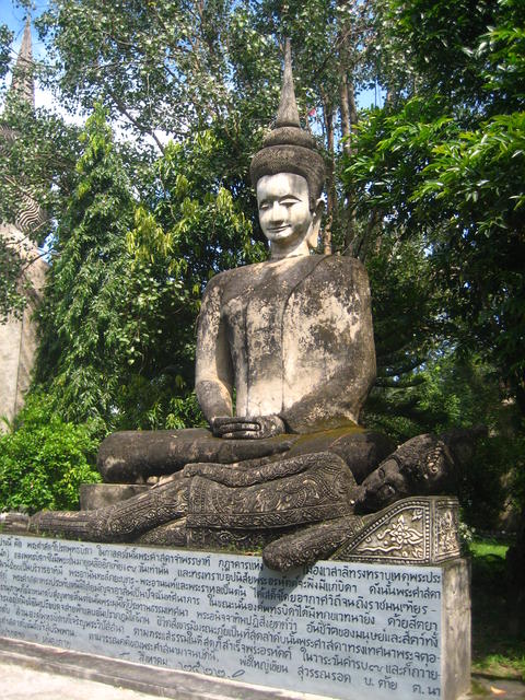Ancient Buddha statue - free image