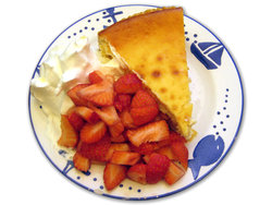 cake with strawberry and crem