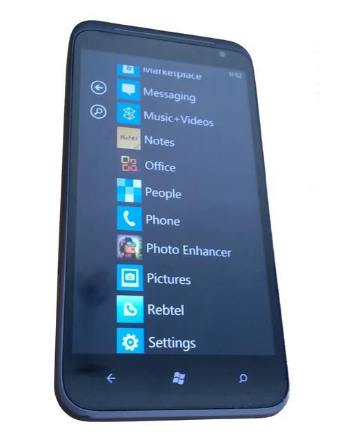 HTC Titan II X825a front - free image