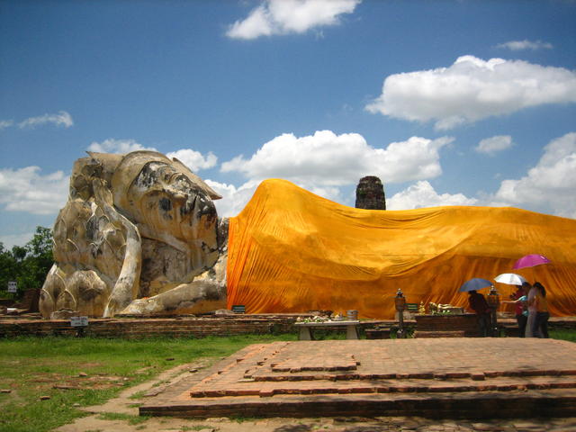 lying buddha statue - free image