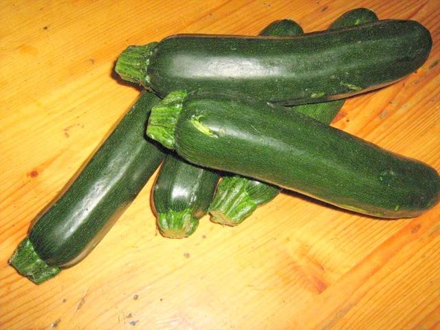 zucchinis - free image