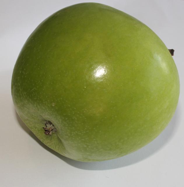 a fresh apple - free image