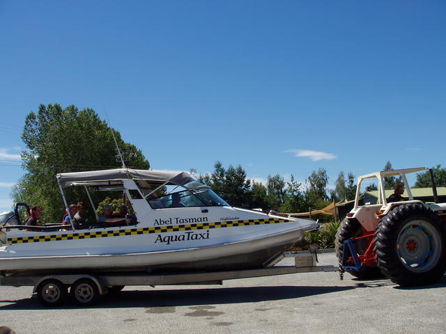 Aqua taxi - free image