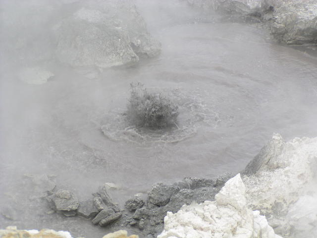 boiling vulcan water - free image