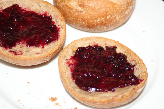 Bun with Jelly - free image