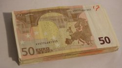 bundle of 50 Euro