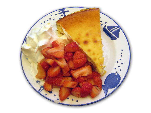 cake with strawberry and crem - free image