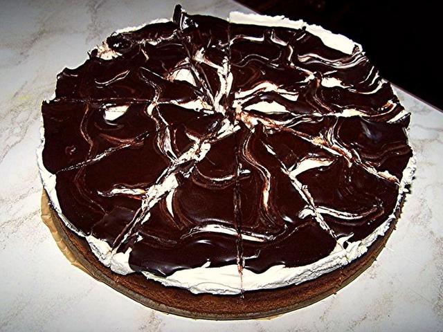 chocolate cream cake - free image