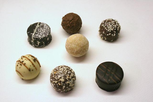chocolate truffles - free image