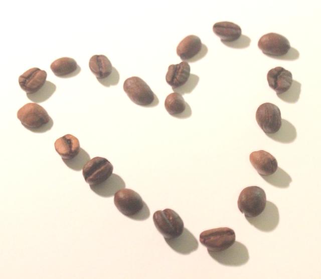 coffee beans heart - free image