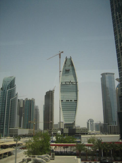 constructing a skyscraper - free photo constructing a skyscraper - free image