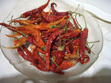 dried chillis - free image