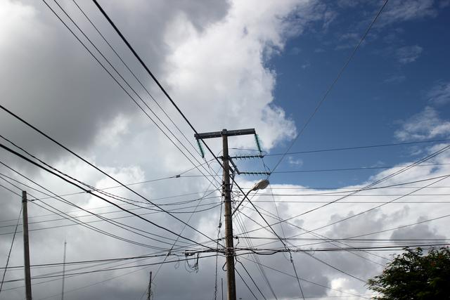 Electric pole - free image