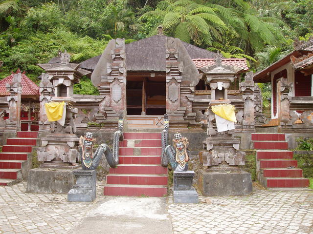Entrance to the temple - free image