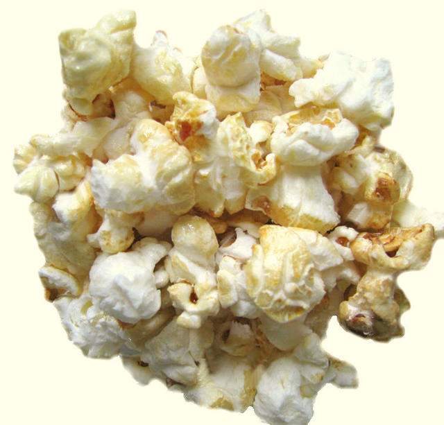 Freshly popped popcorn - free image