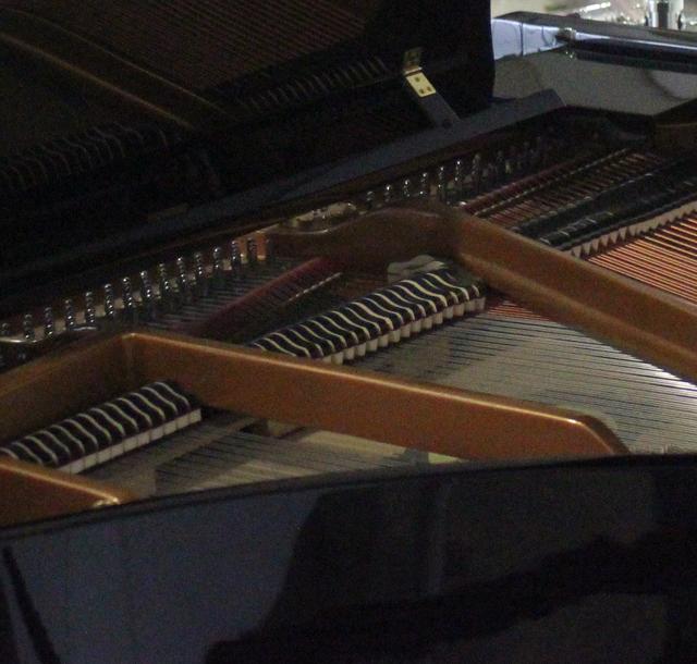 Grand Piano - free image