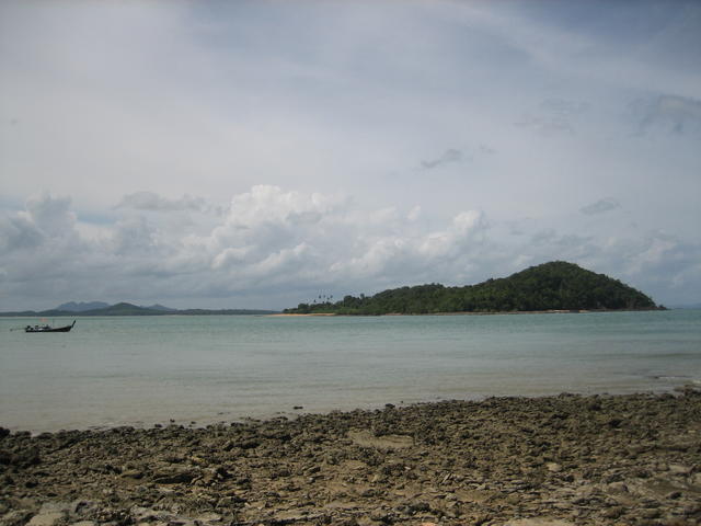 Hilly sea side - free image