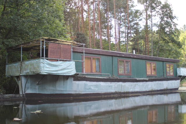 house boat - free image