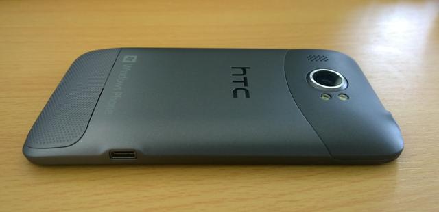 HTC Titan II X825a back - free image