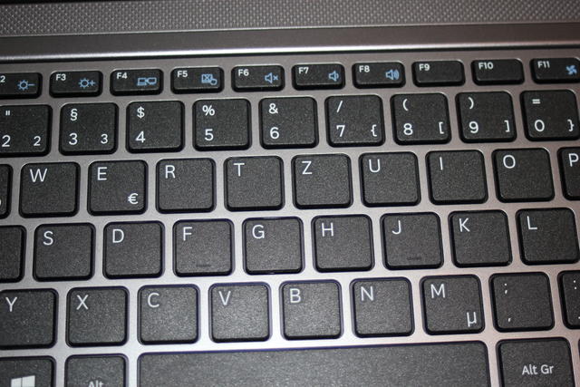 Laptop key board - free image