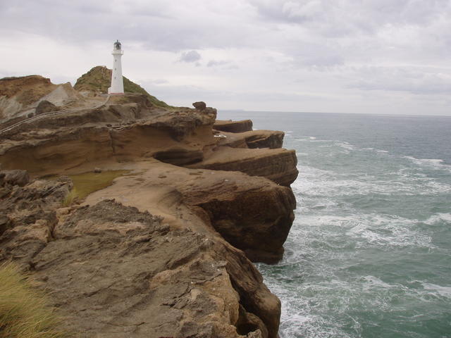 lighouse on the rocks - free image