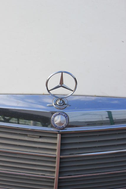 Mercedes-Benz car logo - free image