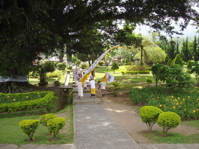 monk parade - free image