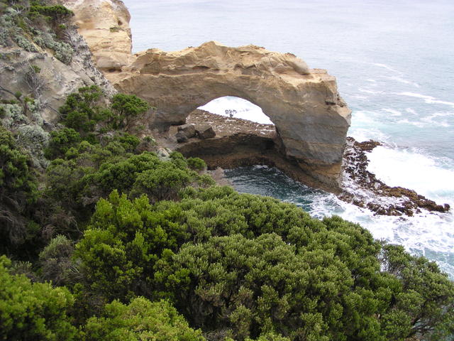 Natural arc of stone - free image