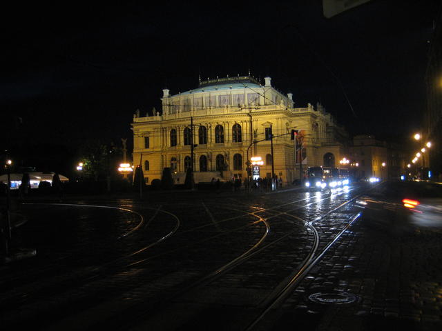 Opera at night - free image