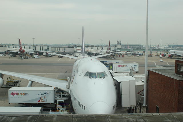 Passenger boarding - free image