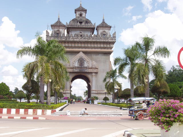 Patuxai Gate - free image