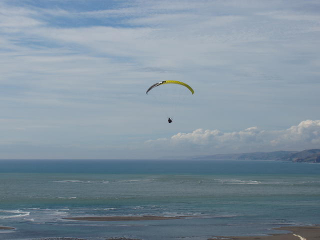 Person in parachute - free image