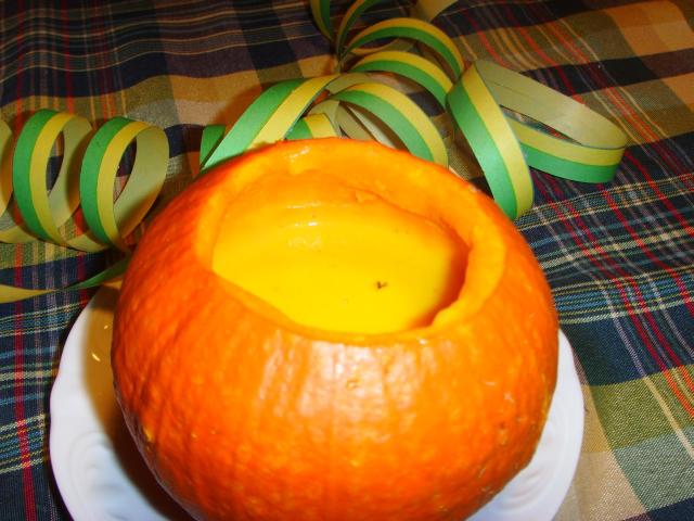 Pumpkin cream soup - free image