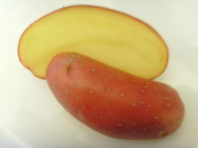 red potatoe halfs - free image