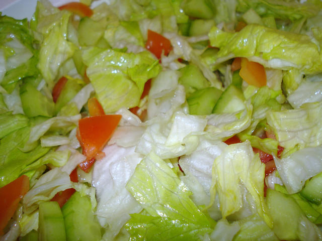 Salat with dressing - free image