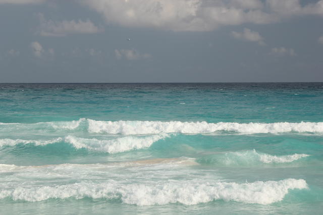 small steady waves - free image