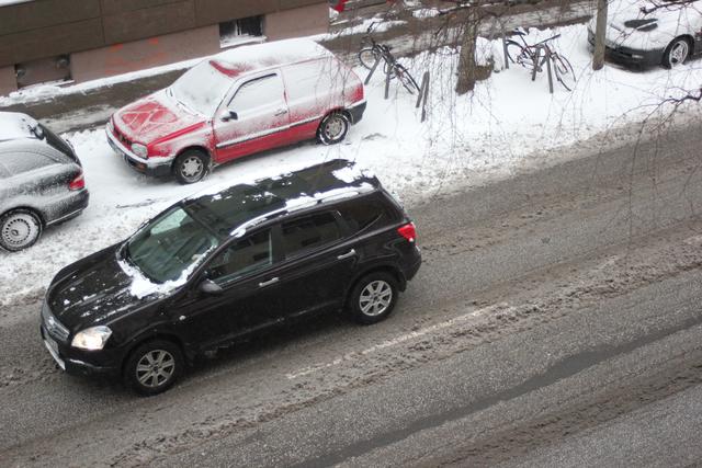 Snow covered roadways - free image