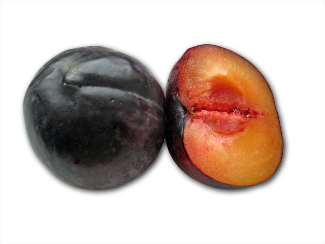 splitted plum - free image