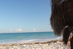 Surface of the ocean meeting horizon