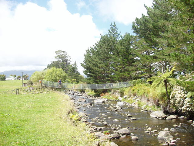 Swing bridge - free image