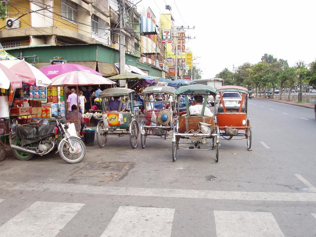 three wheeled bicycle - free image