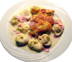 tortellini in cheese sauce