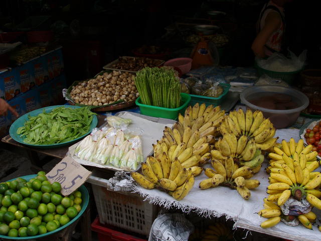vegetables and fruits for sale - free image
