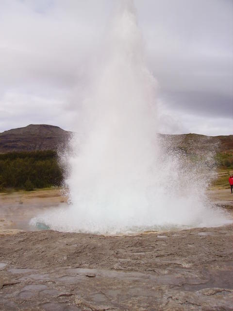 Volcano erupts - free image