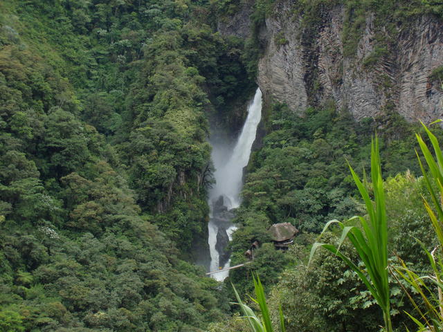 water fall through greens - free image