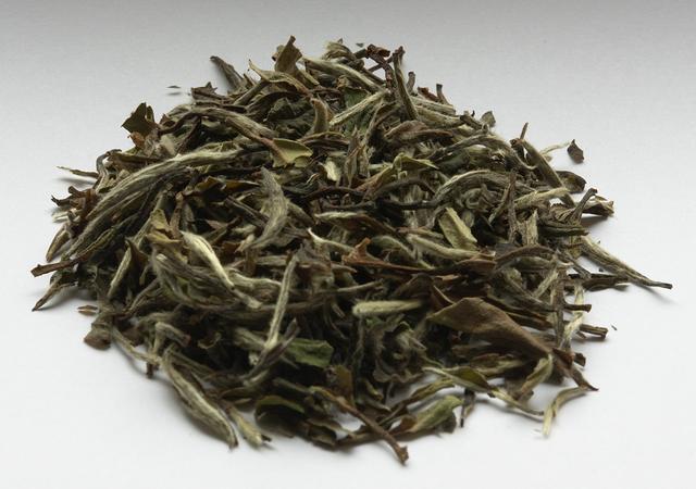 white tea leaves - free image