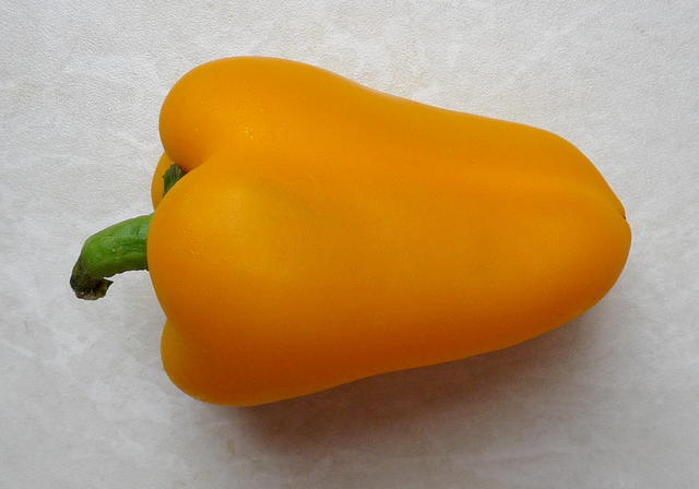 yellow sweet pepper - free image